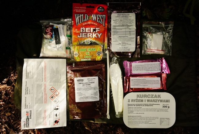 POLISH ARMY RATION MRE LOAD OUT